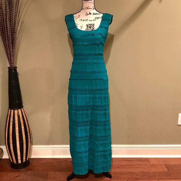 chelsea and violet maxi dress